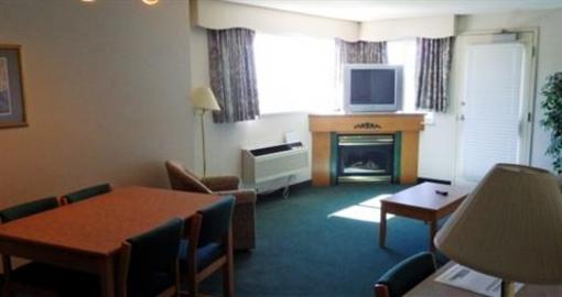 фото отеля Tamarack Motor Inn