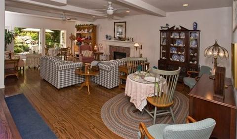 фото отеля Abella Garden Inn Bed & Breakfast