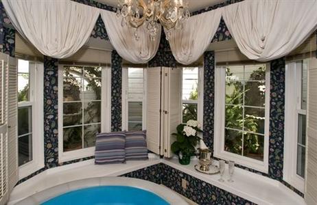 фото отеля Abella Garden Inn Bed & Breakfast