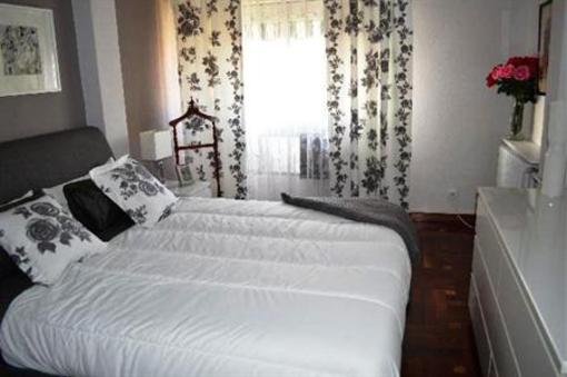 фото отеля Bestay Moncloa