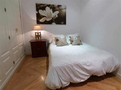 фото отеля Bestay Moncloa