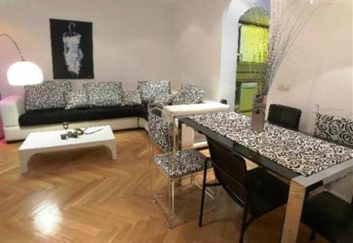 фото отеля Bestay Moncloa