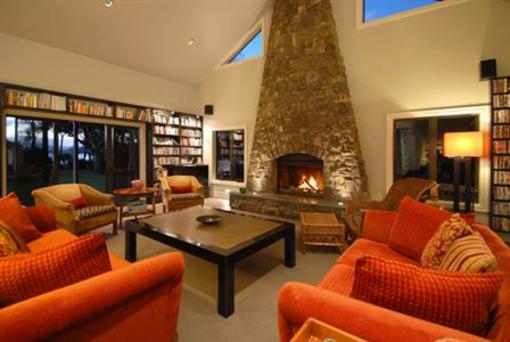 фото отеля Pawhaoa Bay Lodge