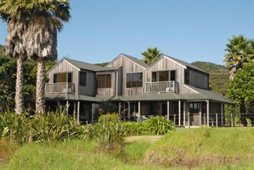 фото отеля Pawhaoa Bay Lodge