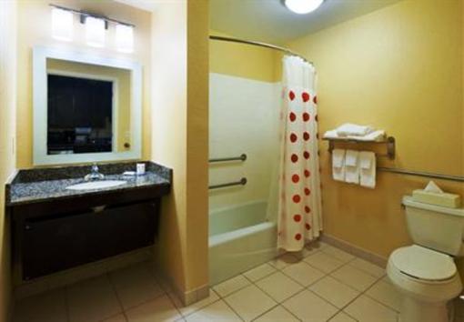 фото отеля TownePlace Suites Panama City