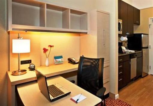фото отеля TownePlace Suites Panama City