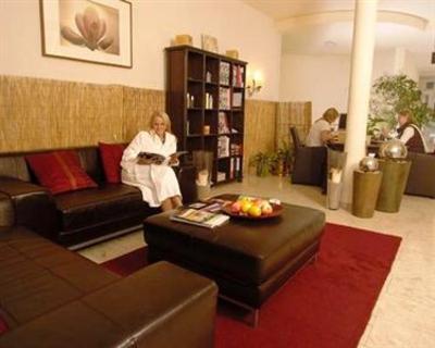 фото отеля Burghotel Am Hohen Bogen Neukirchen beim Heiligen Blut
