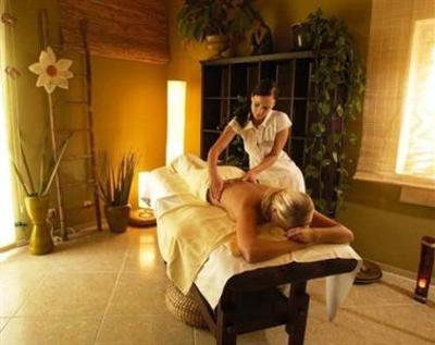 фото отеля Burghotel Am Hohen Bogen Neukirchen beim Heiligen Blut