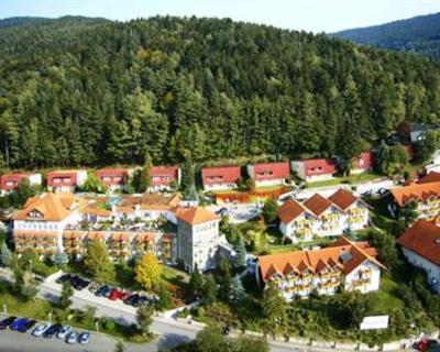 фото отеля Burghotel Am Hohen Bogen Neukirchen beim Heiligen Blut