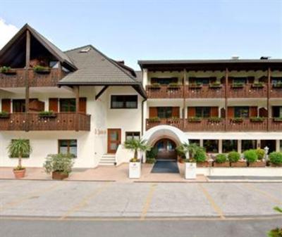 фото отеля Hotel St. Justina Hof