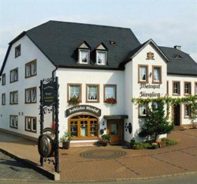 фото отеля Hotel Weingut Fröhliches Weinfass Kenn