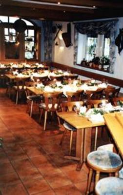 фото отеля Hotel Weingut Fröhliches Weinfass Kenn