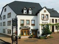 Hotel Weingut Fröhliches Weinfass Kenn