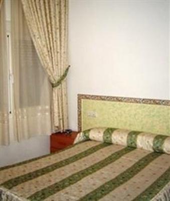 фото отеля Hostal La Escapada Uleila del Campo