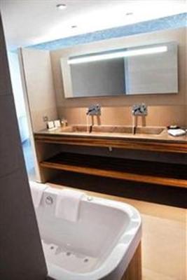 фото отеля Cap d'Antibes Beach Hotel