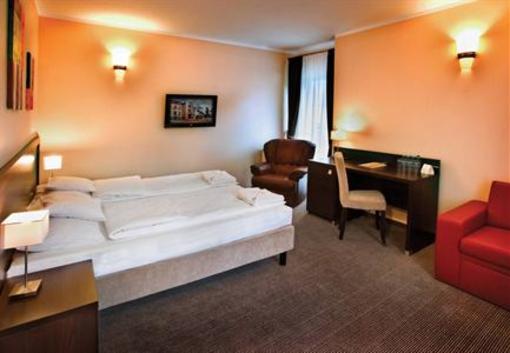фото отеля Hotel Niemcza Spa
