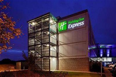 фото отеля Holiday Inn Express London Airport Stansted