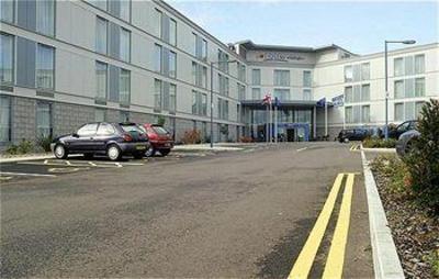 фото отеля Holiday Inn Express London Airport Stansted