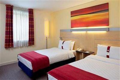 фото отеля Holiday Inn Express London Airport Stansted