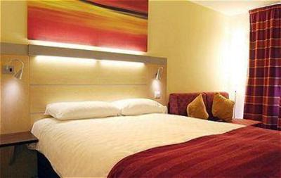 фото отеля Holiday Inn Express London Airport Stansted
