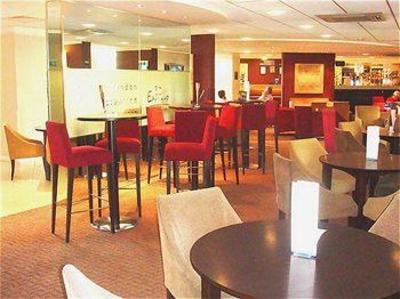 фото отеля Holiday Inn Express London Airport Stansted