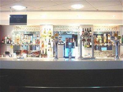 фото отеля Holiday Inn Express London Airport Stansted