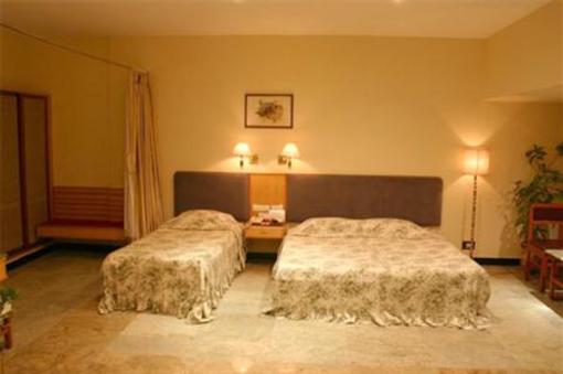фото отеля Hotel Parisutham