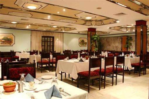 фото отеля Hotel Parisutham