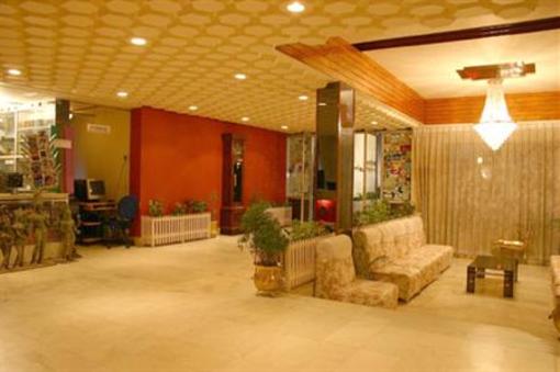 фото отеля Hotel Parisutham