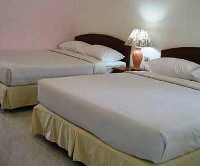 фото отеля Pim Beach Hotel