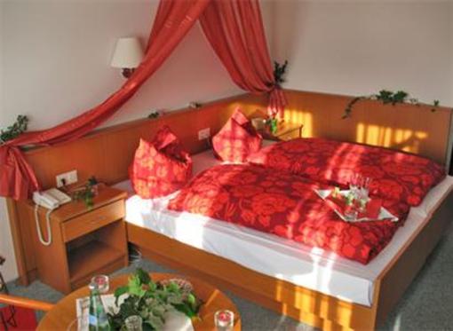 фото отеля Zum Heideberg Landhotel