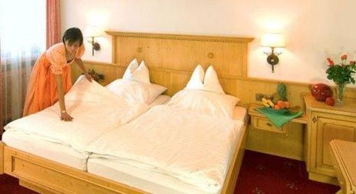 фото отеля Gastehaus Weisses Rossl