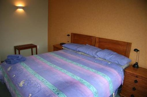фото отеля Boatshed Motel Apartments
