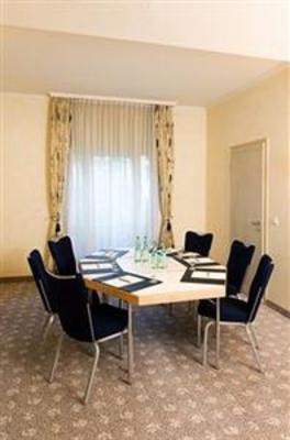 фото отеля NH Voltaire Potsdam