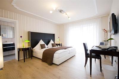 фото отеля Hotel Zum Augarten