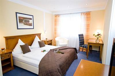 фото отеля Hotel Zum Augarten