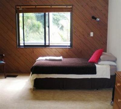 фото отеля Waiotemarama Falls Lodge Hokianga