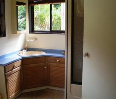 фото отеля Waiotemarama Falls Lodge Hokianga