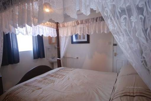 фото отеля Whitecliff Guest House