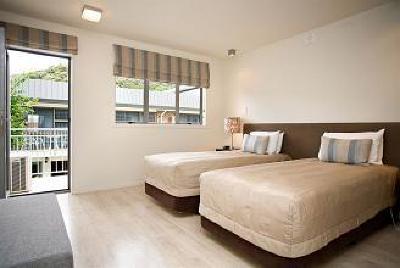 фото отеля Sea Spray Suites