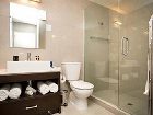 фото отеля Sea Spray Suites