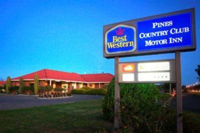 фото отеля BEST WESTERN Pines Country Club Motor Inn
