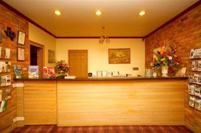 фото отеля BEST WESTERN Pines Country Club Motor Inn