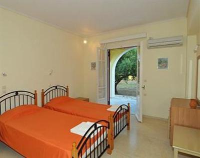 фото отеля Lennas Villas