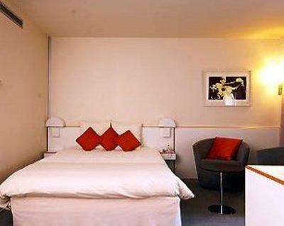 фото отеля Novotel Nantes Cite des Congres
