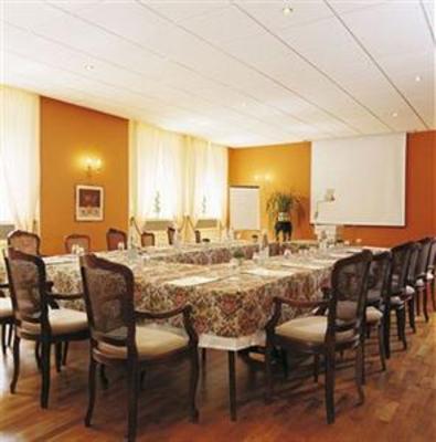 фото отеля Le Grand Hotel de Mayenne