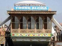 Young Alzira Group Of House Boats