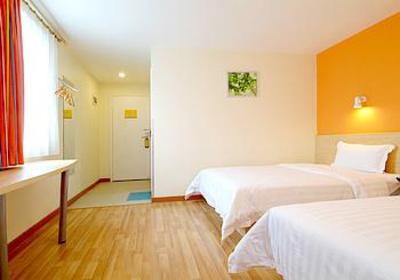 фото отеля 7Days Inn Lingjiaohu Wanda Square
