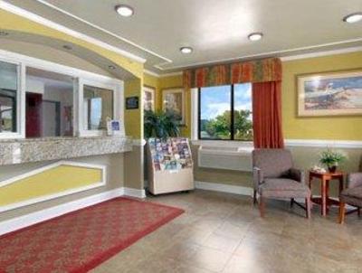 фото отеля Super 8 Suffolk Tidewater