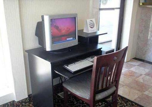 фото отеля Econo Lodge McPherson